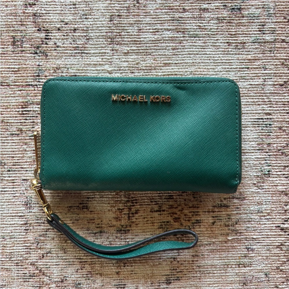 Michael Kors wristlet, green